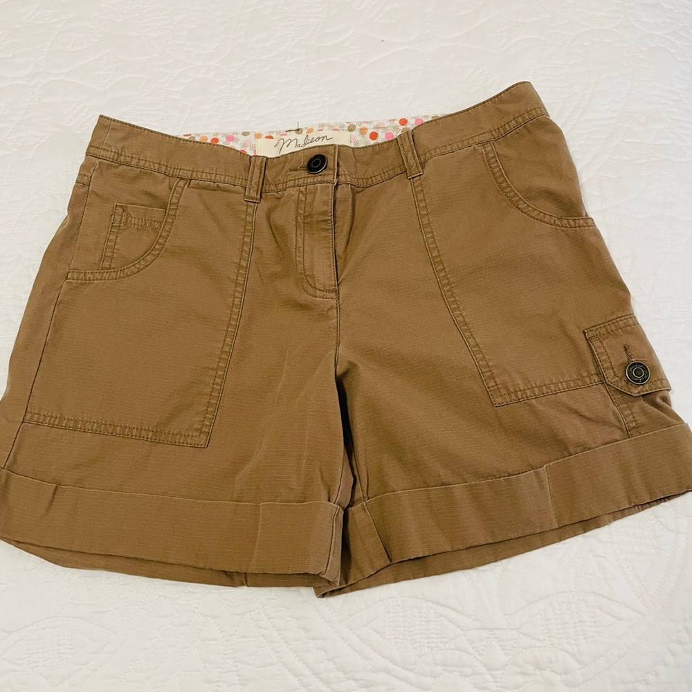 Madison Front Pocket 5” inseam shorts Sz 8
